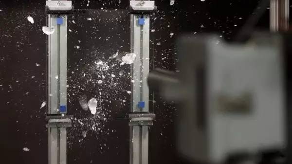 蓝宝石屏恐遭完败？手机钻石涂层屏幕来了