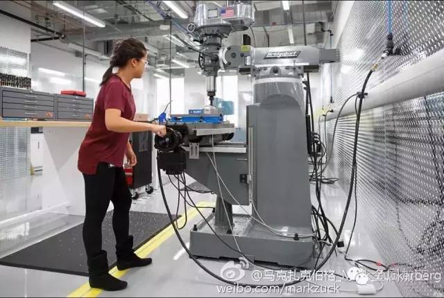 Facebook一个玩社交工具的都进军制造业了LED屏企你有什么理由说难？要懈怠？