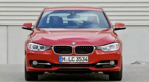 宝马只用了一个LED，就让其他车灯黯然无光