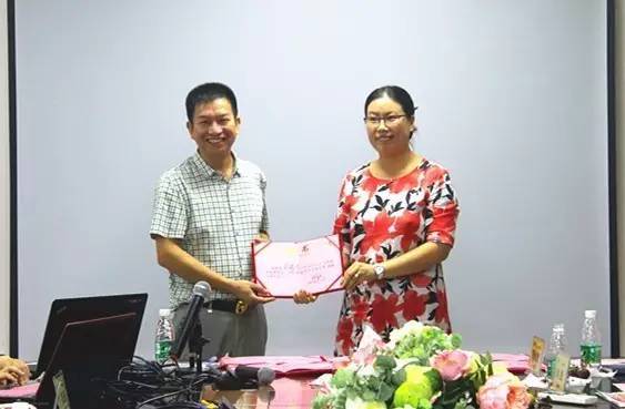 伟智联盟第二届董事会选举在古镇灯饰报社召开