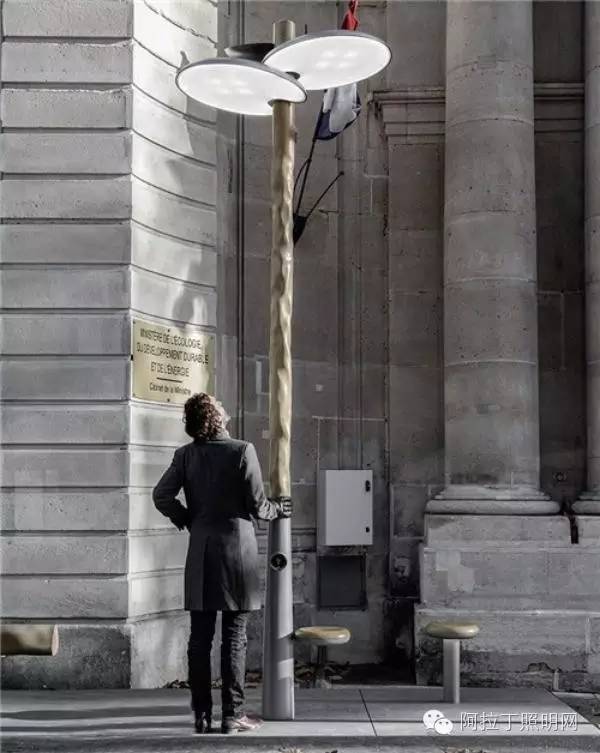 这样玩路灯靠谱吗？