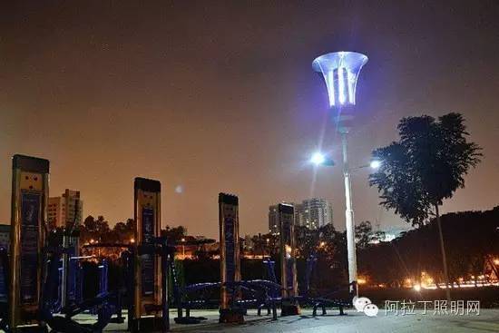 这样玩路灯靠谱吗？