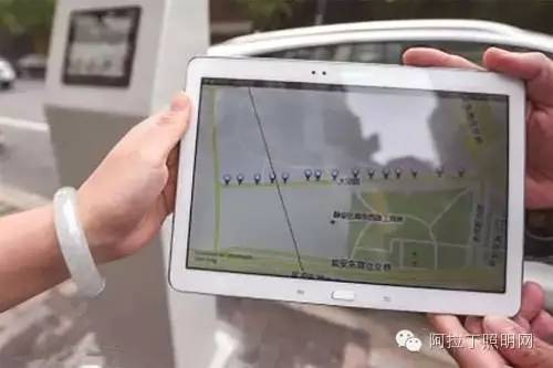 这样玩路灯靠谱吗？