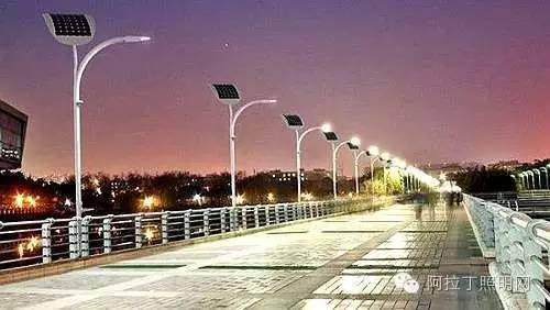 这样玩路灯靠谱吗？