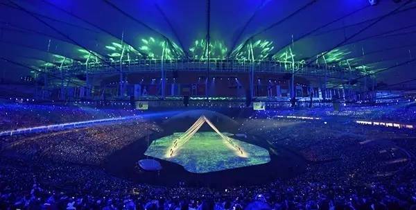 备战“七夕”：话语不够，LED来凑