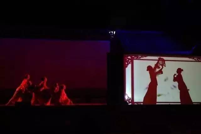 花了智库君“洪荒之力”搜罗而来的各地七夕灯光秀（多图）