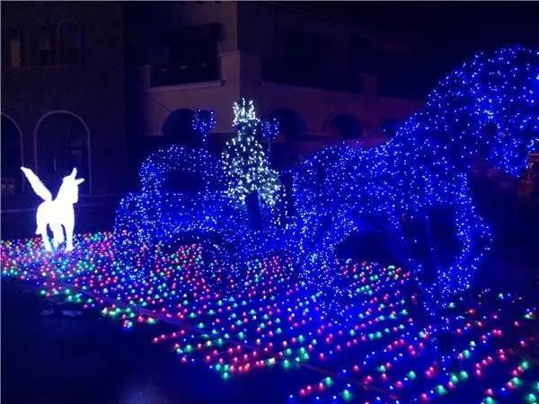 花了智库君“洪荒之力”搜罗而来的各地七夕灯光秀（多图）