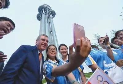 北京奥林匹克塔“生命之树”灯光设计详解