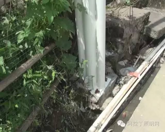 这样装路灯，你耍我吗？