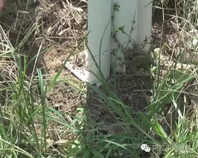 这样装路灯，你耍我吗？