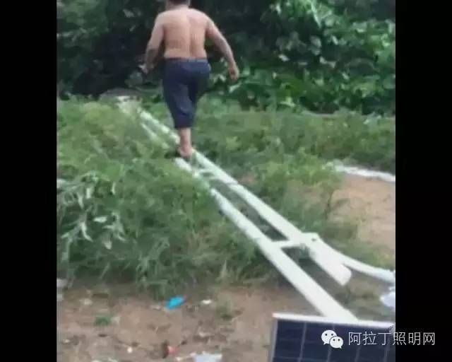 这样装路灯，你耍我吗？