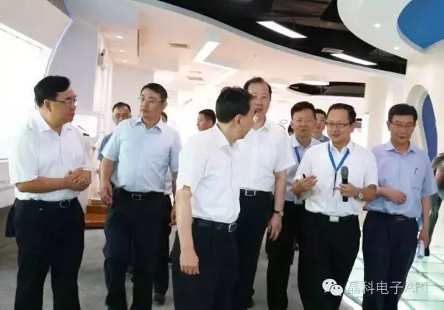 朱小丹省长一行视察广东晶科电子股份有限公司