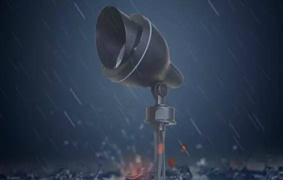 两个灯饰老板闹翻了分家我们就自己做，就有了现在的极光