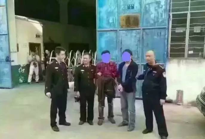 灯都古镇满城尽是环保员，涨价潮是暴风雨断货潮是灭顶之灾，提早下单买灯具是最明智的选择！