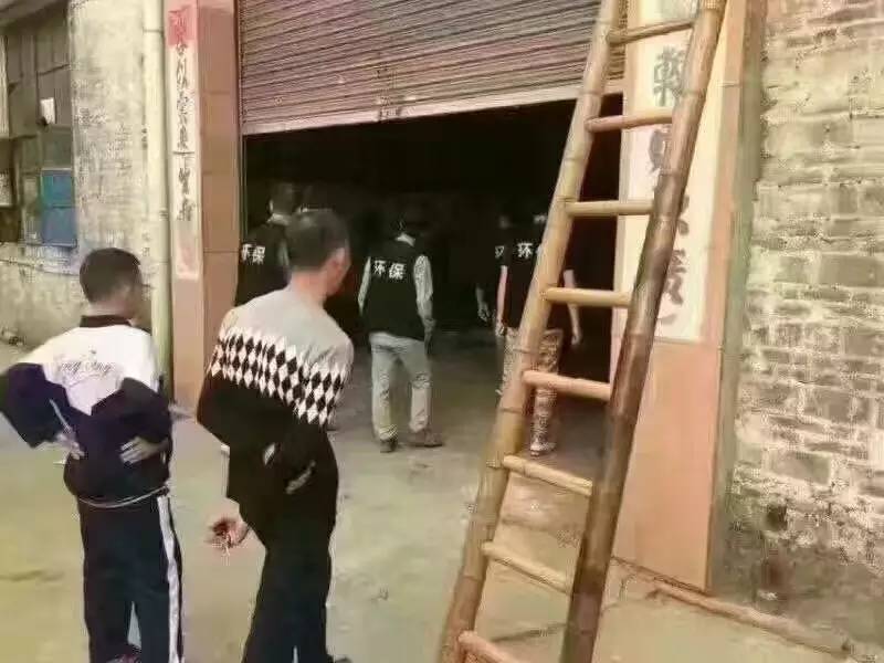 灯都古镇满城尽是环保员，涨价潮是暴风雨断货潮是灭顶之灾，提早下单买灯具是最明智的选择！