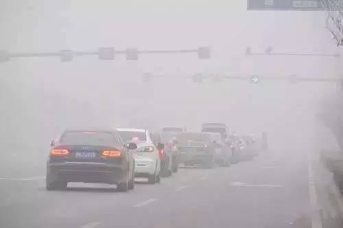 「灯客说」大雾天开车怎样正确使用灯光？