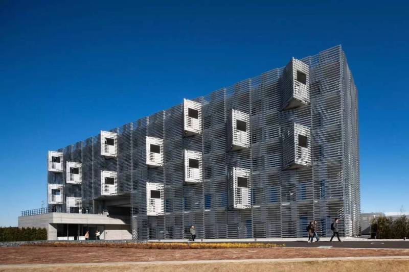 向外突出的共享空间，这个宿舍让国际生“宾至如归”