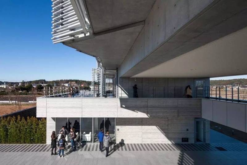 向外突出的共享空间，这个宿舍让国际生“宾至如归”