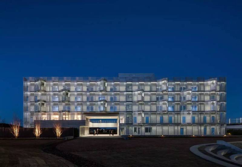 向外突出的共享空间，这个宿舍让国际生“宾至如归”