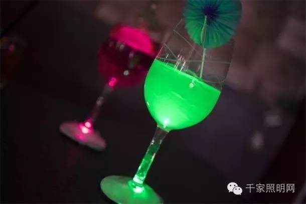 LED智能酒杯让你成为众人焦点