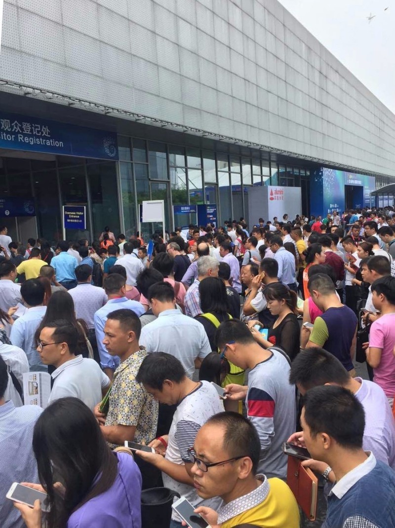 【逛展必看】灯博会首日，人气旺到爆，最全攻略拿去吧!