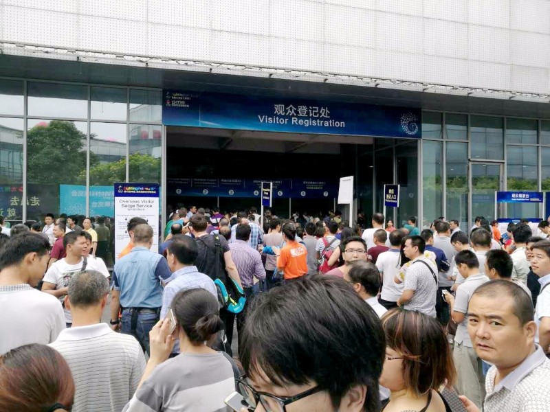 【逛展必看】灯博会首日，人气旺到爆，最全攻略拿去吧!