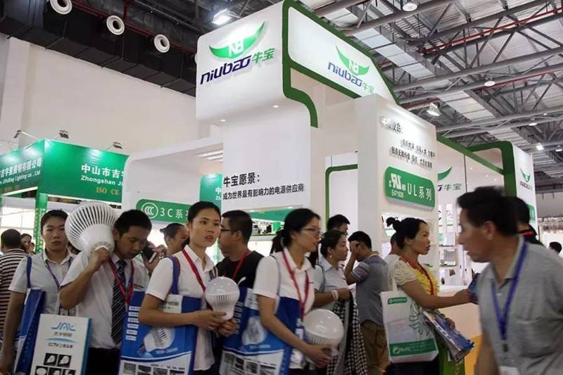 【逛展必看】灯博会首日，人气旺到爆，最全攻略拿去吧!