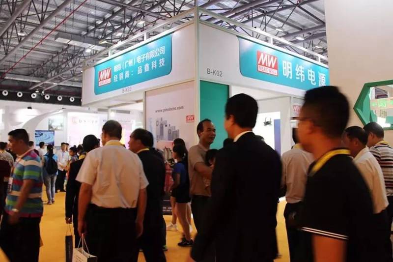 【逛展必看】灯博会首日，人气旺到爆，最全攻略拿去吧!