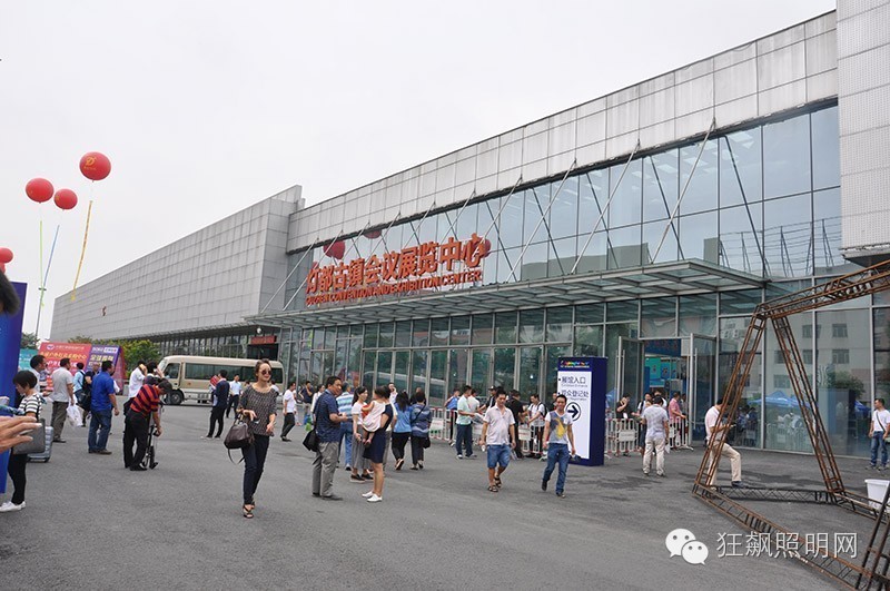 小编带你走古镇灯博会秋季展