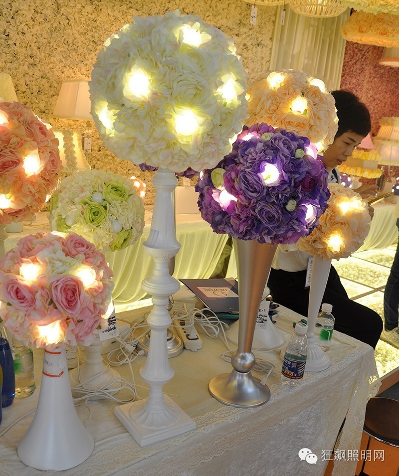 小编带你走古镇灯博会秋季展