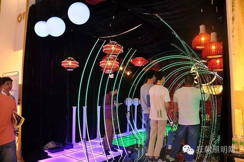 小编带你走古镇灯博会秋季展