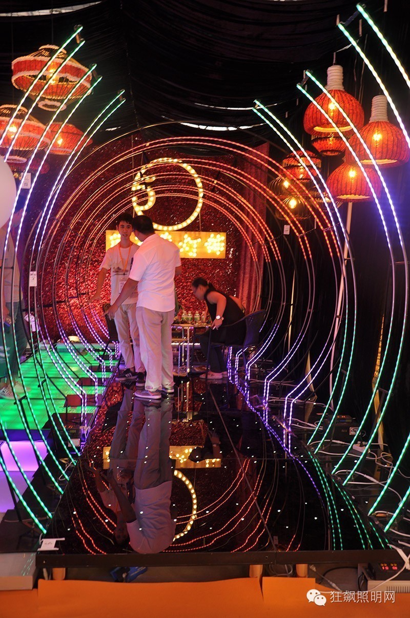 小编带你走古镇灯博会秋季展