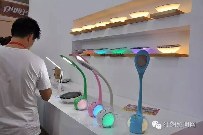 小编带你走古镇灯博会秋季展