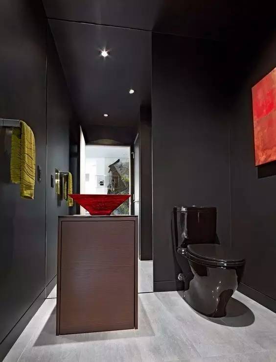 高级灰卫生间，霸气侧漏！