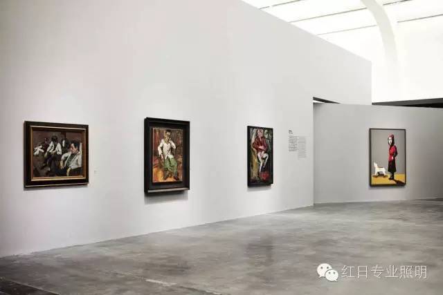 【红日专业照明业绩】曾梵志《散步》