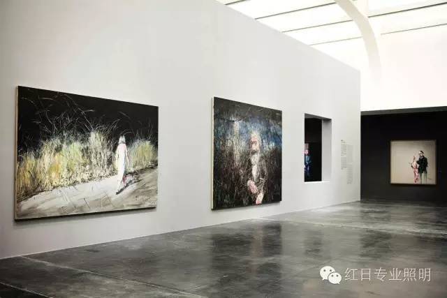 【红日专业照明业绩】曾梵志《散步》