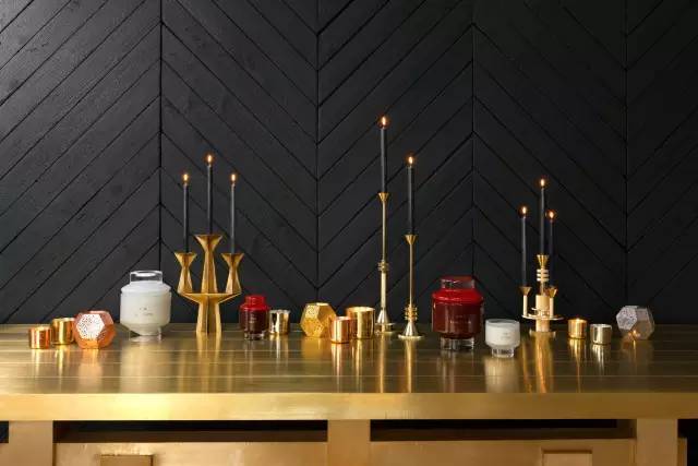 Tom Dixon这个半路出家的设计师，却拥有点石成金的本事