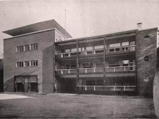 Tom Dixon这个半路出家的设计师，却拥有点石成金的本事