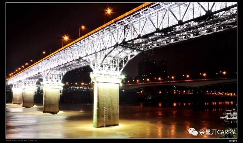 土火火锅：光影中的都市景观（上）