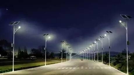 听厂家讲述LED太阳能路灯的三项技术指标