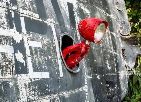 【走马观灯】史上最屌炸天的灯具！光照小子台灯：Lampster