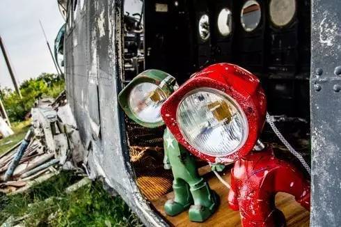 【走马观灯】史上最屌炸天的灯具！光照小子台灯：Lampster