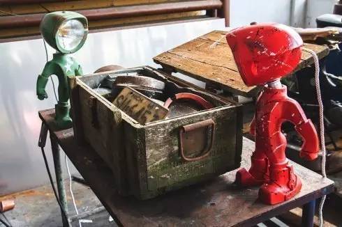 【走马观灯】史上最屌炸天的灯具！光照小子台灯：Lampster