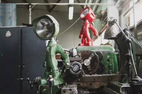 【走马观灯】史上最屌炸天的灯具！光照小子台灯：Lampster