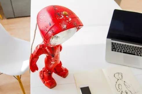 【走马观灯】史上最屌炸天的灯具！光照小子台灯：Lampster