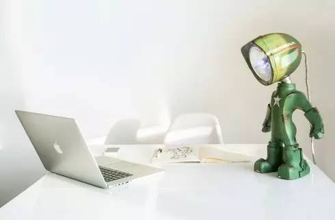 【走马观灯】史上最屌炸天的灯具！光照小子台灯：Lampster