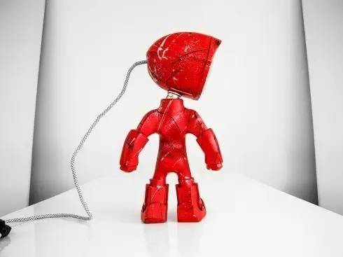 【走马观灯】史上最屌炸天的灯具！光照小子台灯：Lampster