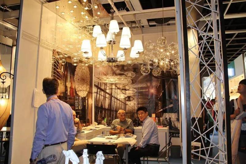 【香港展谢幕】名灯荟萃国际视野，中外品牌同台竞技
