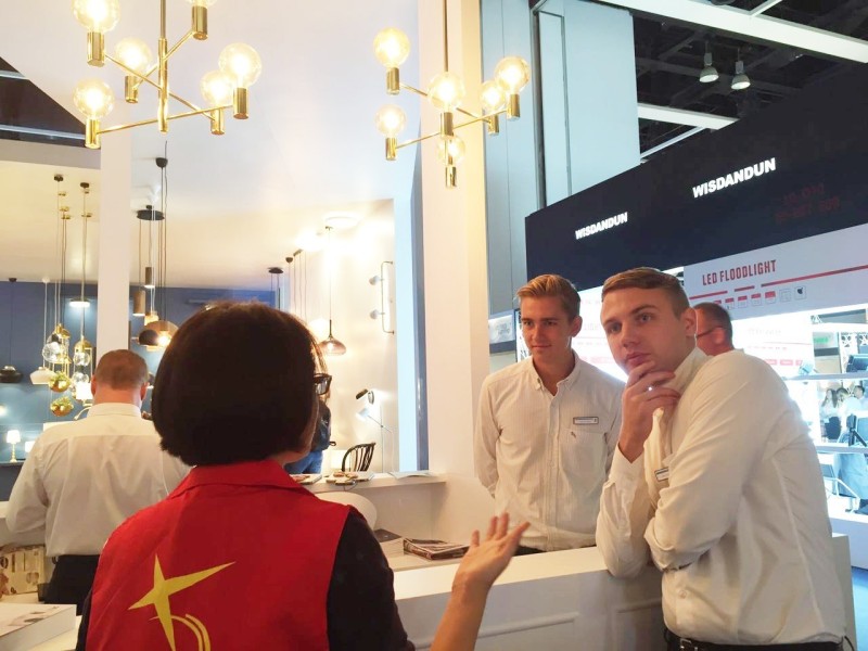 【香港展谢幕】名灯荟萃国际视野，中外品牌同台竞技