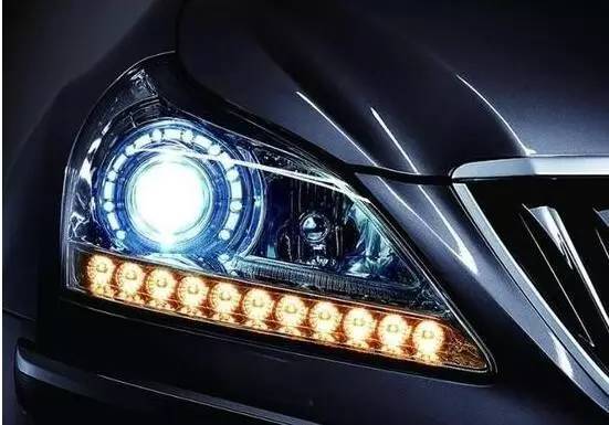 激光大灯是LED光源的升级版？你怎么看？